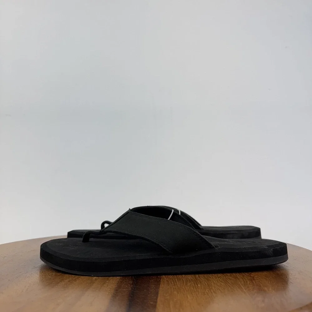 New Mens Flojos Cole 2.0 Black Thong Casual Comfort Flip Flops Sandal Size 8 NWT